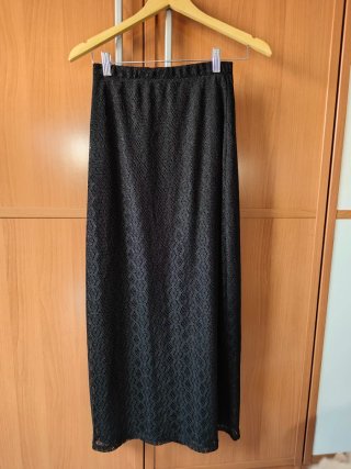 Falda larga encaje negra forrada