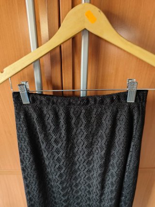 Falda larga encaje negra forrada