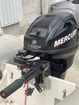 Barca semirrigida  350 con remolque y motor