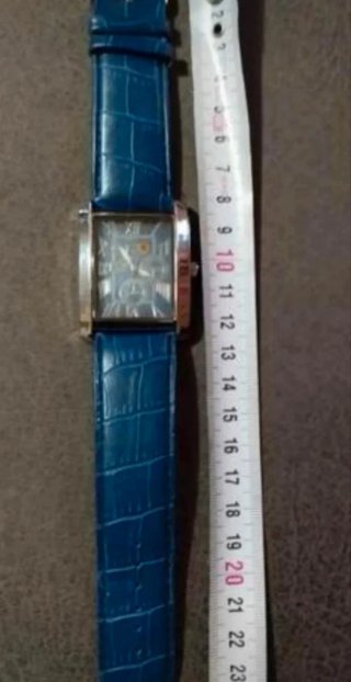 Orologio da uomo con design senza tempo