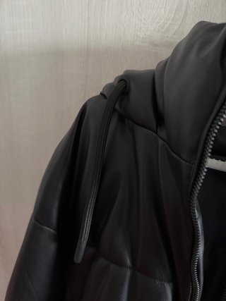 Chaqueta Puffer Cuero Negra Ajustable