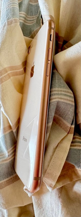 iPhone 8 64GB Oro Batería 100%