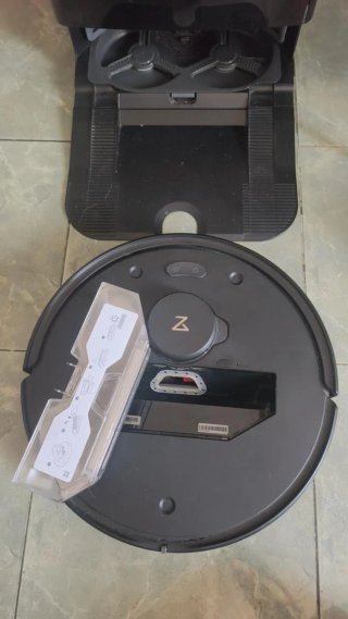 Roborock Aspirador y Fregasuelos con Estación