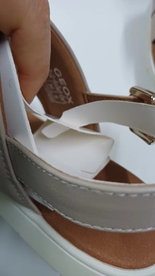 Sandalias Geox Beige y Dorado Talla 36