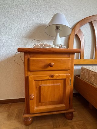 Conjunto habitación madera antiguo
