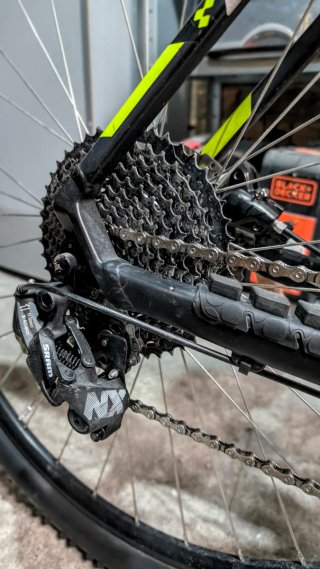 Bicicleta Cube 29 XL Negra