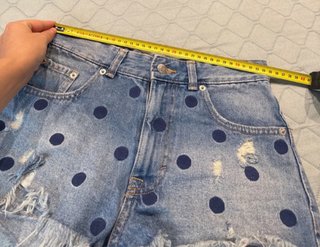 Shorts vaqueros con topos