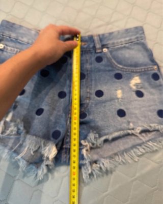 Shorts vaqueros con topos