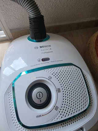 Aspirador Bosch con accesorios