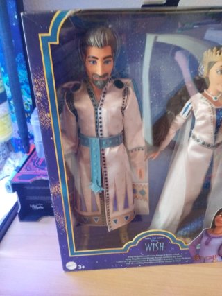 Muñecos Disney Wish Rey Magnífico y Reina Amaya