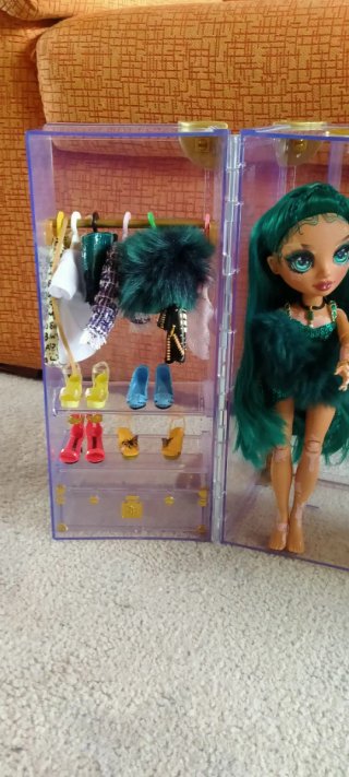 Armario Rainbow High con Muñeca y Accesorios