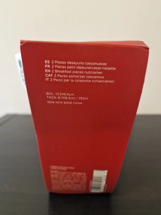 Tazas de cerámica con diseño de cascanueces