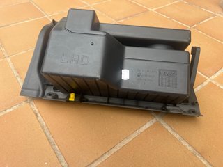 Guantera Opel Corsa Negra