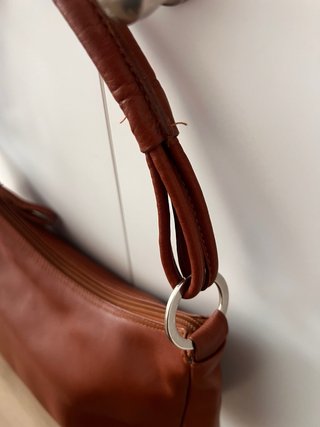 Bolso de piel marrón de hombro