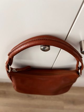 Bolso de piel marrón de hombro