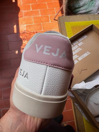 Zapatillas Veja Blancas y Rosas