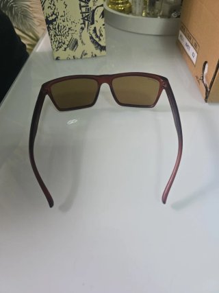 Gafas de sol marrones