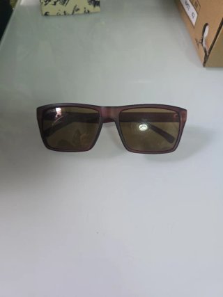 Gafas de sol marrones