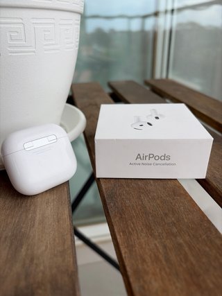 Airpods 4ª Gen Blancos con cancelación de ruido