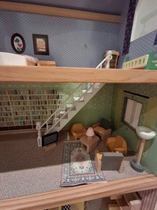 Casita de muñecas de madera, con complementos