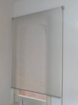 Estor enrollable blanco tela