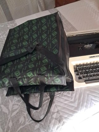 Máquina de escribir Olivetti Lettera 15