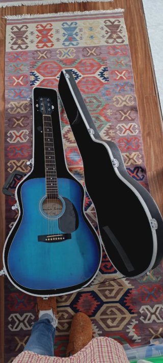 Funda Rígida Guitarra Acústica (sin instrumento).