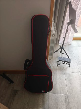 Guitarra Clásica Negra