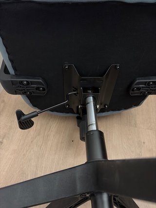 Silla de oficina ergonómica regulable