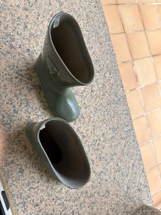 Botas de agua niño dinosaurio verde