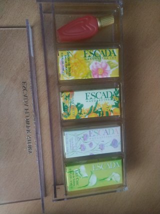 Set Miniatura Perfume Escada Flower Story