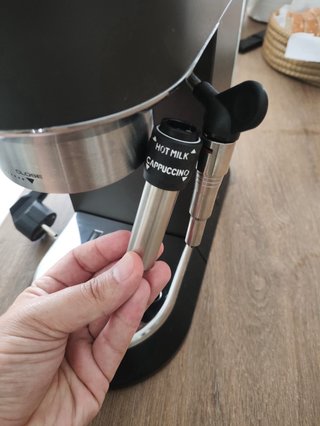 Cafetera DeLonghi Dedica Style Negra EC685BK