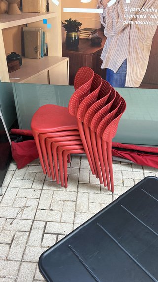Sillas Rojas Apilables de Plástico