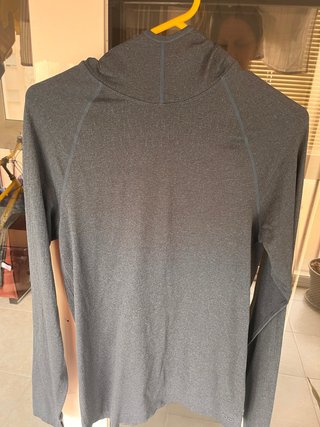 Camiseta térmica hombre gris