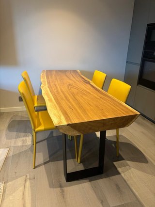 Mesa de comedor de tronco de árbol