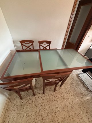 Conjunto mesa y 6 sillas madera y cristal