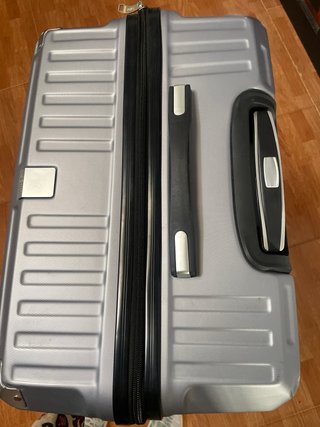 Maleta de viaje gris metalico