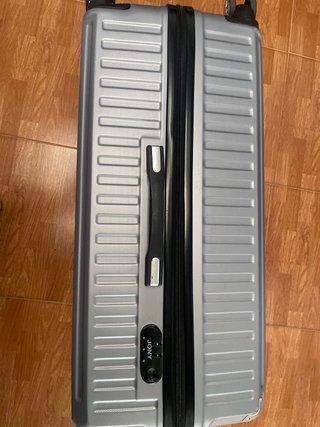 Maleta de viaje gris metalico