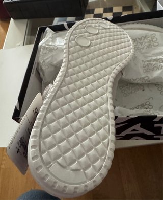 Zapatillas CHIKA10 mujer beige con velcro – NUEVAS