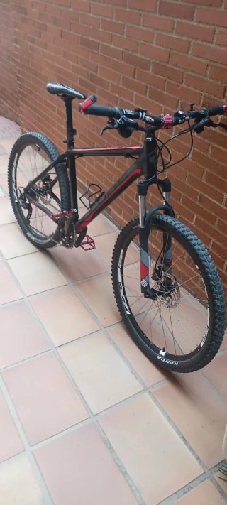Bicicleta de montaña Cube