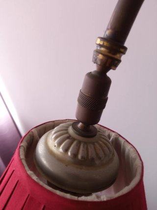 Antigua lámpara de bronce