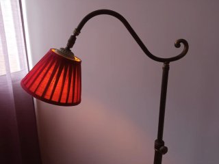 Antigua lámpara de bronce