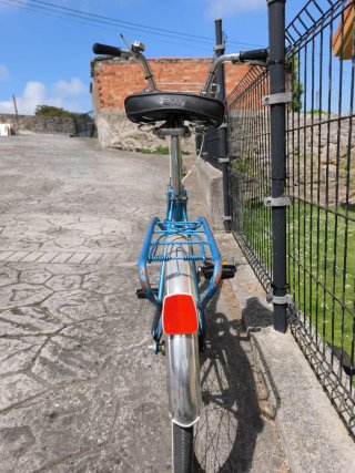 Bicicleta BH Azul con Cesta