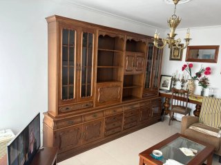 Mueble salón madera maciza clásico.