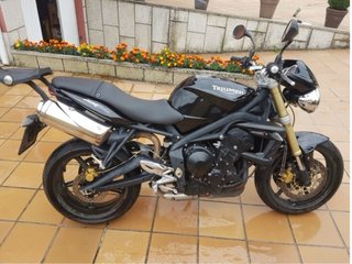 Triumph Street Triple 675 Negra