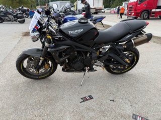 Triumph Street Triple 675 Negra