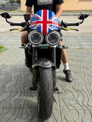 Triumph Street Triple 675 Negra
