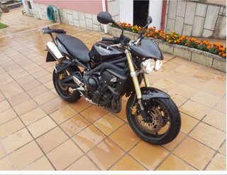 Triumph Street Triple 675 Negra