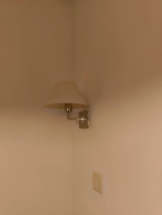 Aplique de pared beige y plateado