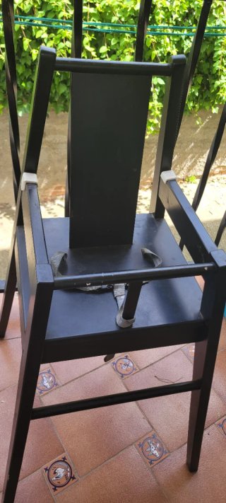 Trona de madera para bebé